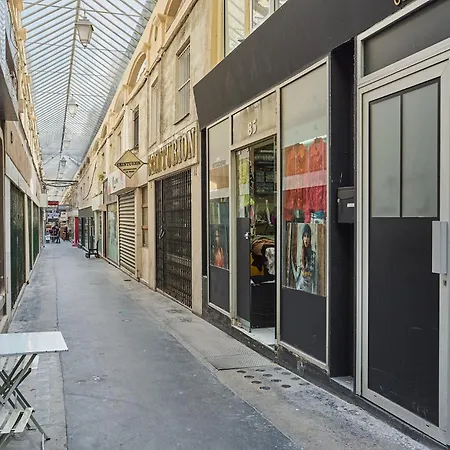 Center Of By Prestige Parigi