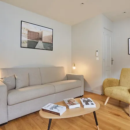 Center Of By Prestige Paris