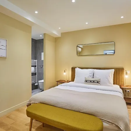 Center Of By Prestige Apartment *